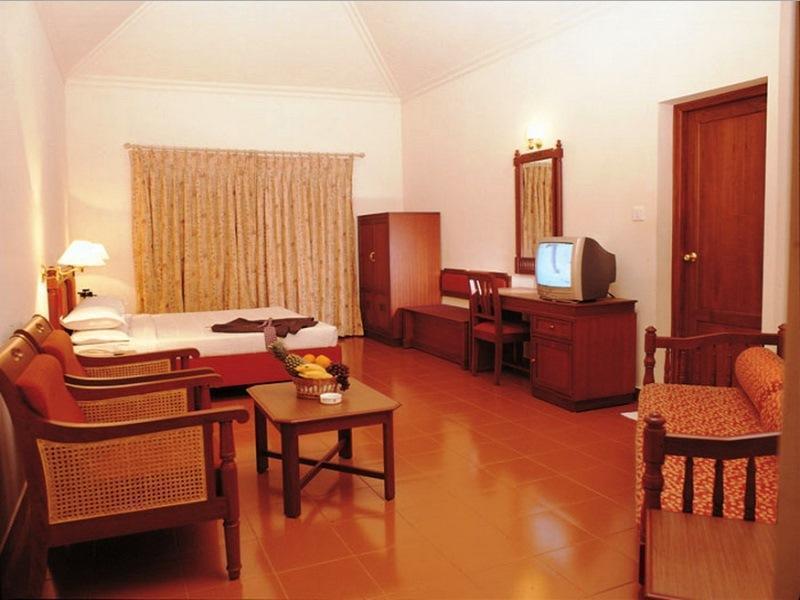 Hotel Silver Crest Thekkady Esterno foto